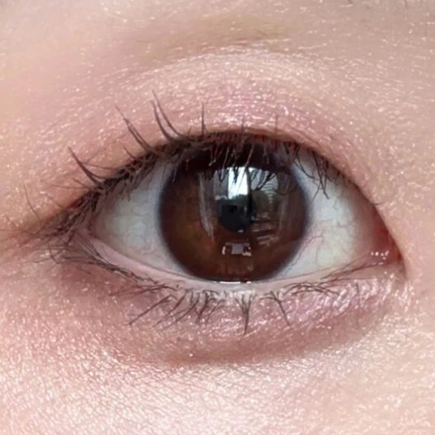 セザンヌ　フェイスアイパレット　02 クラッシーピンク　イエベ　こみつ　目元画像