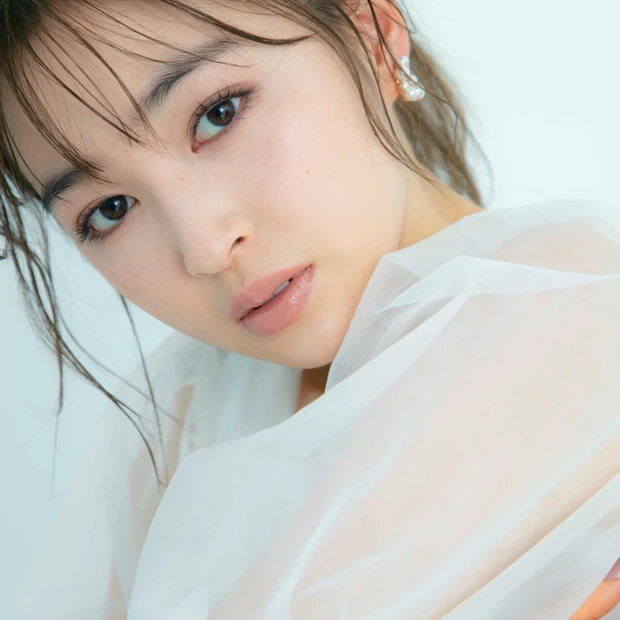 Amplitudeの先進ファンデーションで叶える、ときめきの “透き通る…