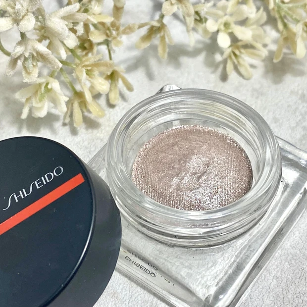 【MAQUIAインフルエンサーのオッス！推しコス】頬にのせるとキラっときらめく！_3_2