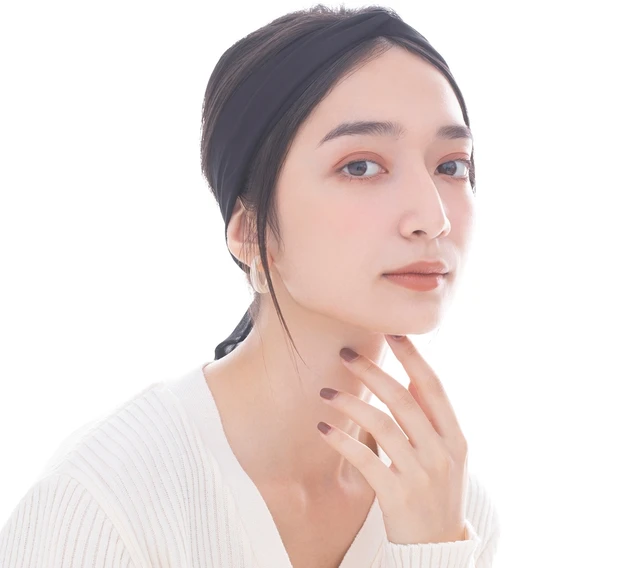 ヘア小物を使って朝のセットを短縮!
巻かなくても洒落る時短アレンジ2パターン
_13