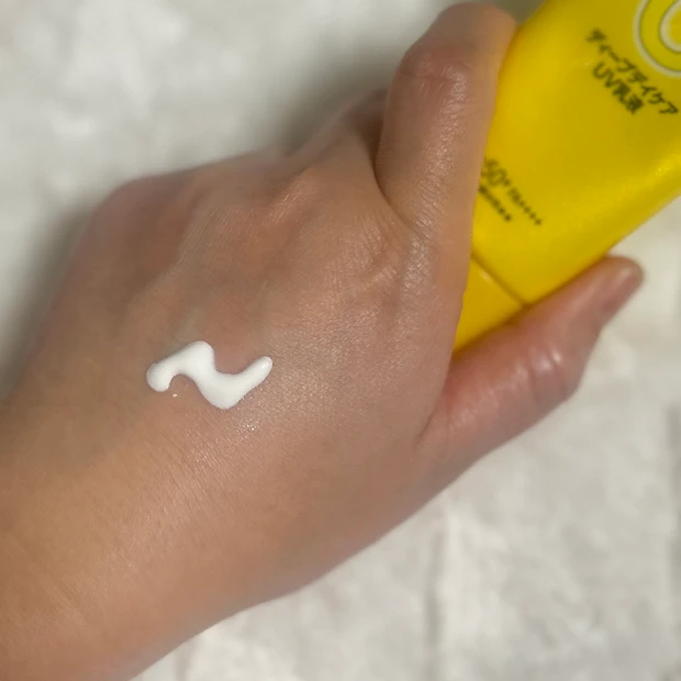 メラノCC ディープデイケアUV乳液のテクスチャー、使用感は?