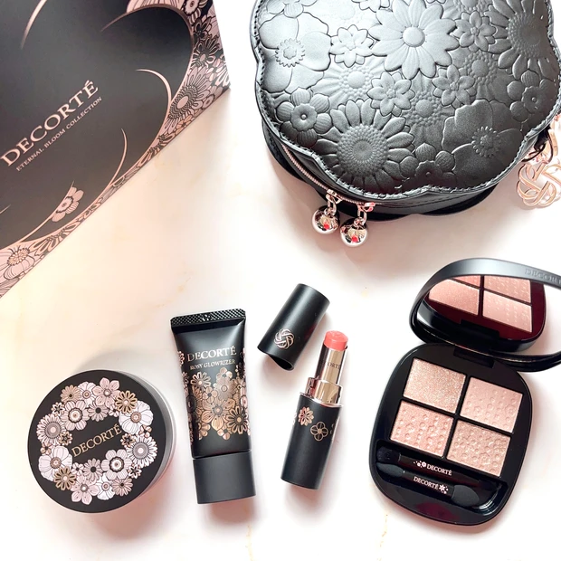 コスメデコルテ 2025クリスマスコフレ「エターナル ブルーム コレクション」パッケージ正面