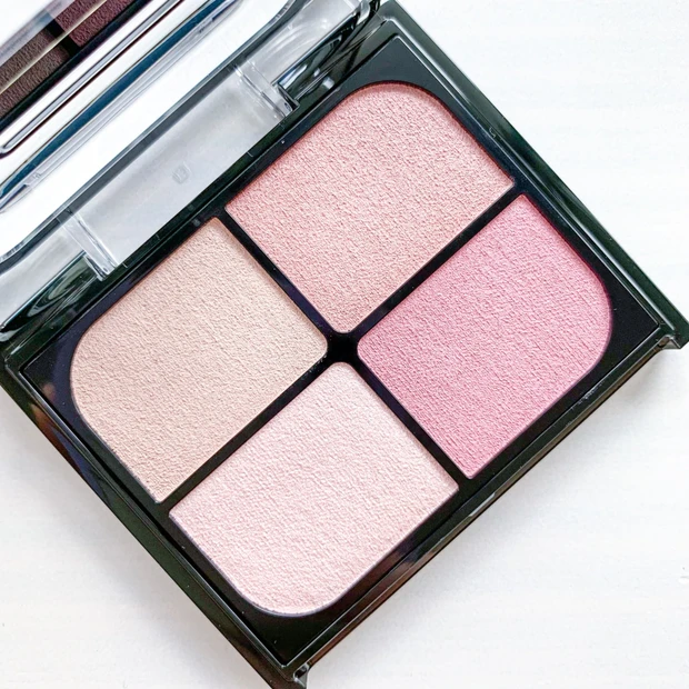 KATE バウンシーチークシャドウ MV-1 スノーモーヴのパレット(自然光)