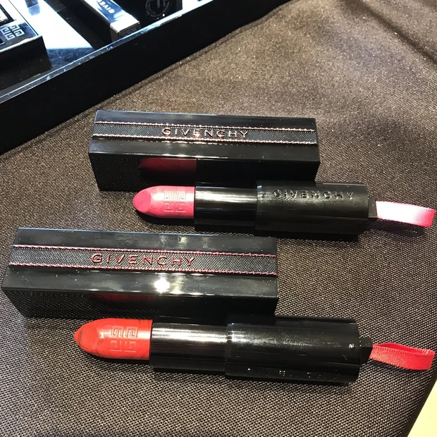 ジバンシイ ルージュ・アンテルディ 限定2色 各￥4000 ※数量限定発売 ／パルファム ジバンシイ [LVMHフレグランスブランズ]