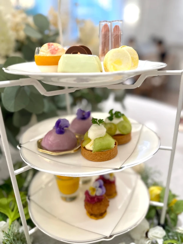 口紅型チョコレートの色までこだわった「ツインスタンドのサマーフルーツアフターンティー」_5_1