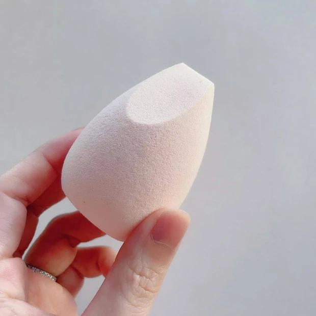 これがないとメイクできない!名品スポンジ
【マキアエディターズの「オッス!推しコス」】
_2