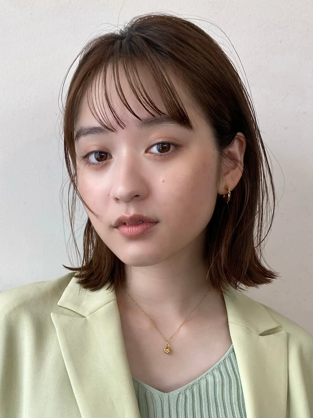 ヘアカタログ　ボブ　ボブヘア　前髪あり　スタイリング