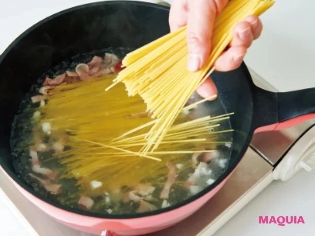 【平野レミさんの簡単レシピ】菜の花を使ったレシピ_「フライパンひとつで春パスタ」作り方