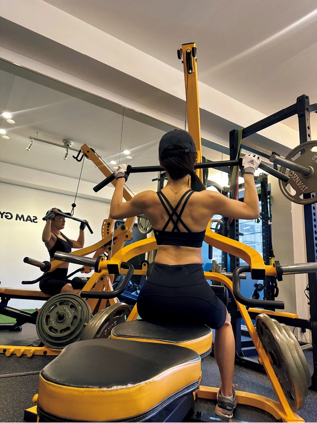 瀬戸麻実さん＆クレイジーココさんの自慢の筋肉を披露！ PhotoGallery_1_7