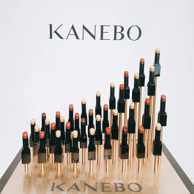 KANEBO モイスチャールージュ