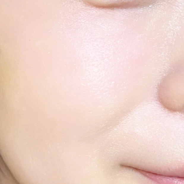 SUQQU コンプレクションフェイスカラー 02 綿香のメイク例