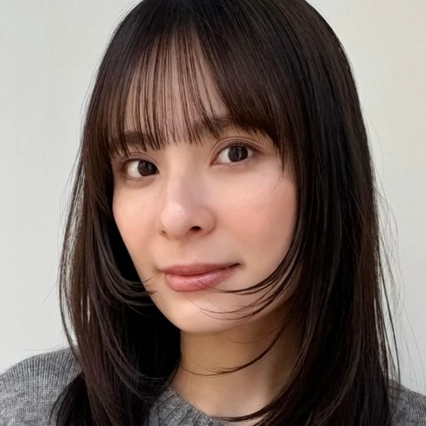 【小顔ミディアム】顔まわりレイヤー×暗髪であか抜ける! 美人見えミディアムレイヤー