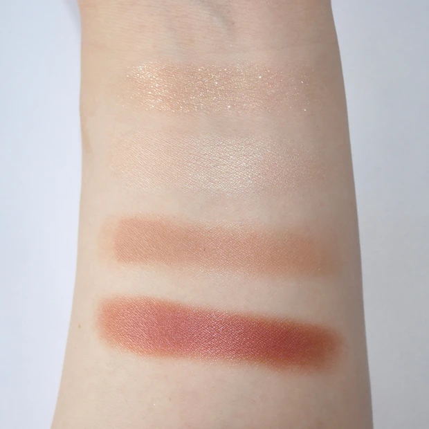 CEZANNE(セザンヌ)ベージュトーンアイシャドウ 03 アンティークベージュ スウォッチ