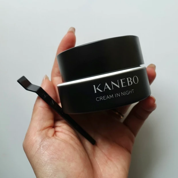 リニューアルしたKANEBOクリーム イン ナイトⅡのパッケージ