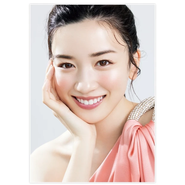 8月号の表紙は永野芽郁さん！ あどけなさの中にも意志を感じる「NEOナチ…