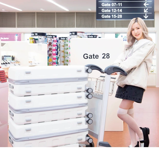 本田仁美韓国コスメ　自由が丘　ラオックスビューティーエアポート