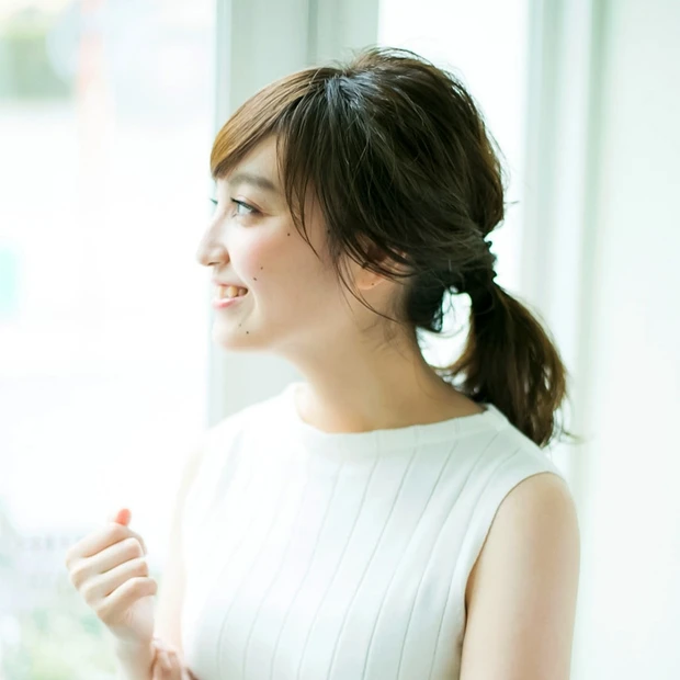 「シンプルなのにおしゃれ」って言われる、ひとつ結びの作り方を教えます