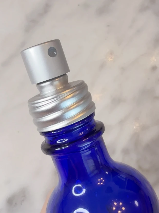 ニールズヤード レメディーズ／グッドナイトピローミスト　キャップレスなスプレー口