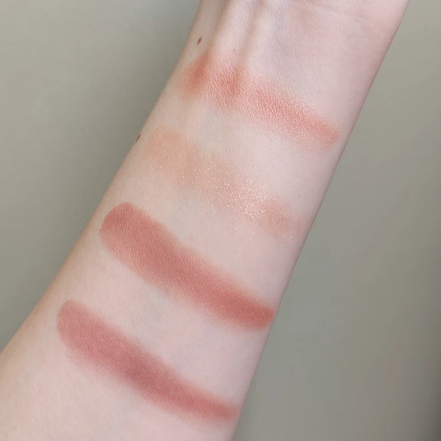 インザミラーアイパレット イノセントピーチ スウォッチ