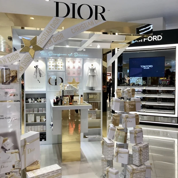 デパコス売場のようなロスのDFSで初買い!