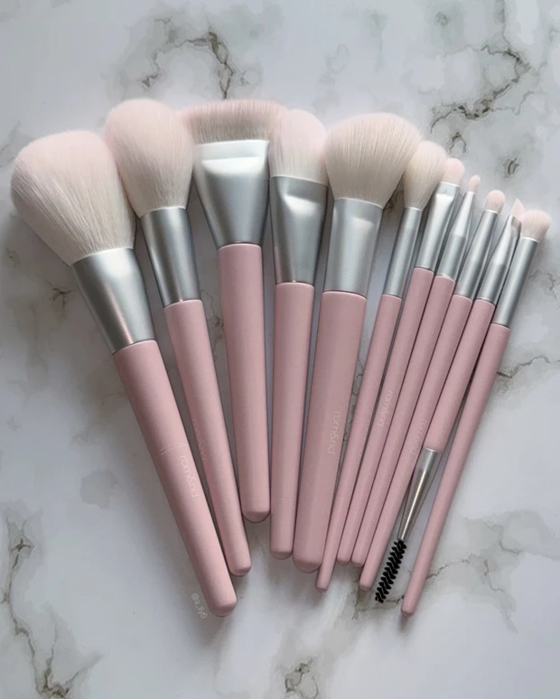 ロムアンド 韓国 romand rom&nd メイク ツール 道具 パフ ブラシ ドンキ 限定 日本 プチプラ ピンク