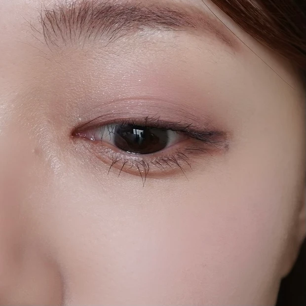 wonjungyo(ウォンジョンヨ) W デイリームードアップパレット 01 ソフトモーブピンクでメイクした写真