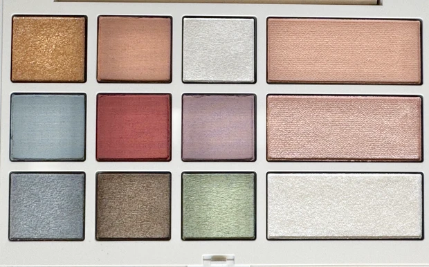 アディクション　デパコス　クリスマスコフレ2025 限定　アイシャドウ　チーク　アイパレ　メイクパレット