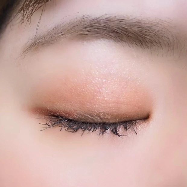 SNIDEL BEAUTY(スナイデルビューティー)アイデザイナー05Independentを使ったアイメイク