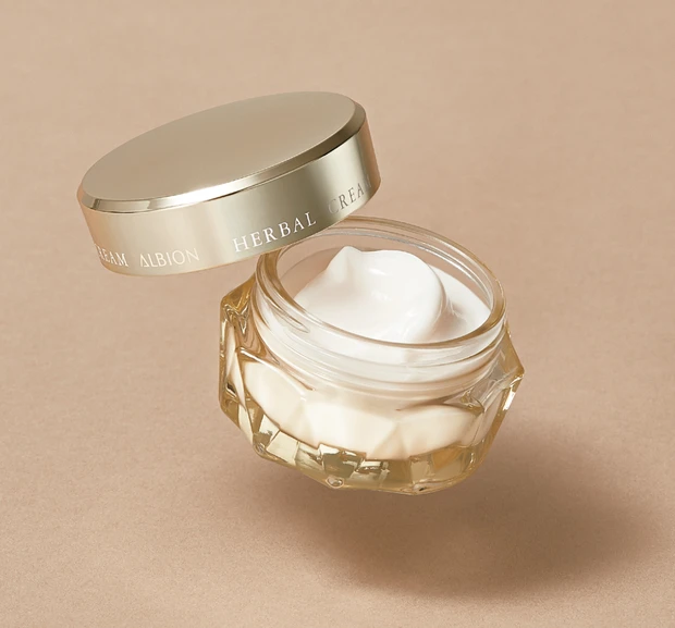 本田 翼 スキンケア おすすめクリーム アルビオン ハーバルクリーム