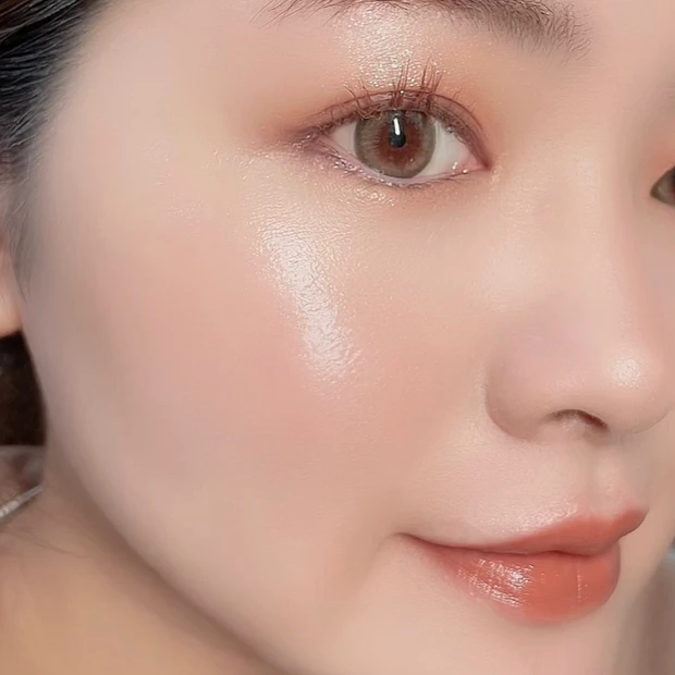 LUNASOL(ルナソル)Mandarin Garnetのルックアイテムを使ったメイク