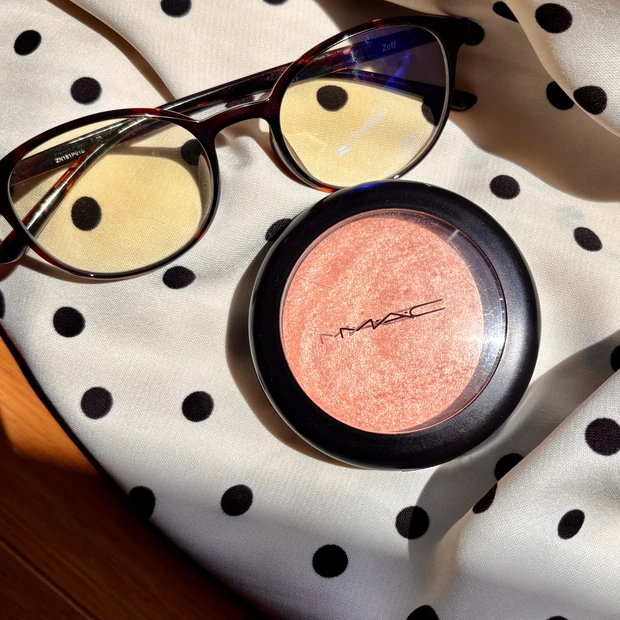 夏こそ手に入れたい!!一瞬でメタリック艶肌がキマるM・A・Cフェイスパウダー
_3