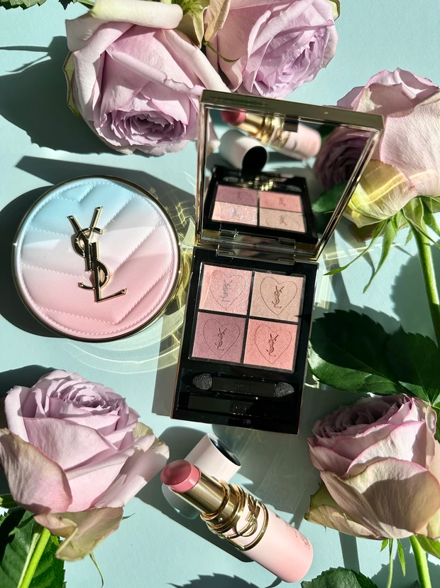 かわいすぎる（ ;  ; ）
イヴ・サンローランの限定コスメ♡
『I LOVE YOU SO』_1