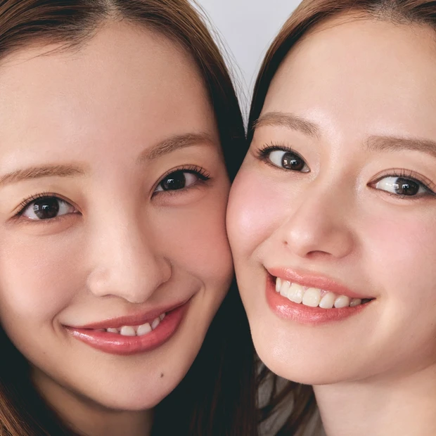 【山本舞香さん×板野友美さん】スキンケアやヘアケア、美容ギアなど愛用品をご紹介！本音トークも