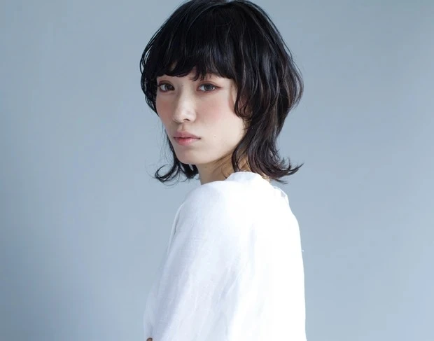 RITZの髪型・ヘアスタイルまとめ_細見え効果も狙える、クールな印象のネオウルフ