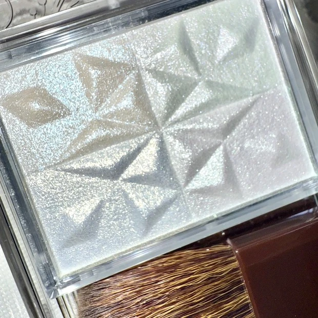 パールグロウハイライト SP3 スノーファンタジー(限定色)をブルベがレビュー