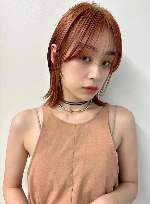 【ブリーチカラーの髪型・ヘアスタイル】ボブ5選_【ブリーチカラーのボブ】大人でも似合う! 縦のラインで細見え効果抜群のナチュラルウルフ