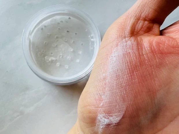 SUITS me フェイスパウダー スウォッチ