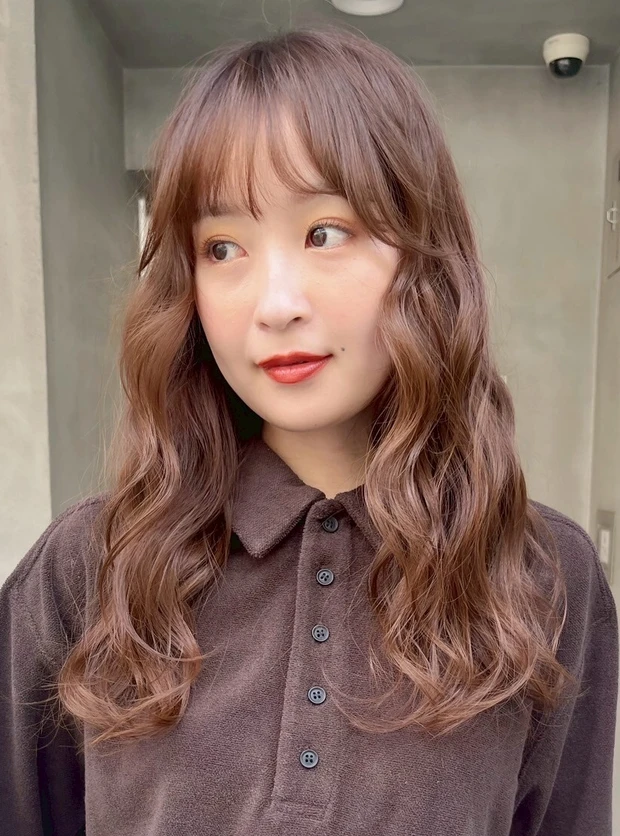 髪型　ウェーブロング　ロングヘア　前髪あり　パーマ　カットのポイント