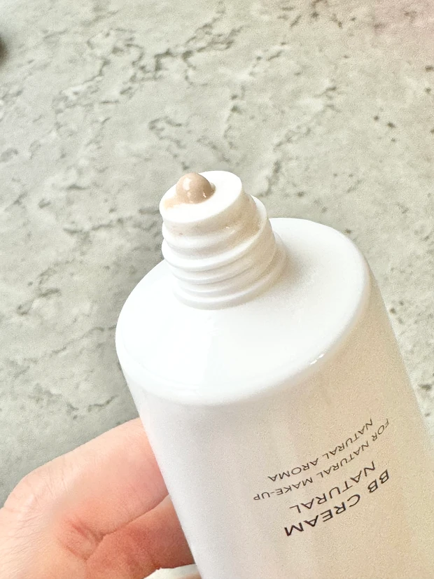 brwaterful BBクリーム　韓国コスメ　ベースメイク