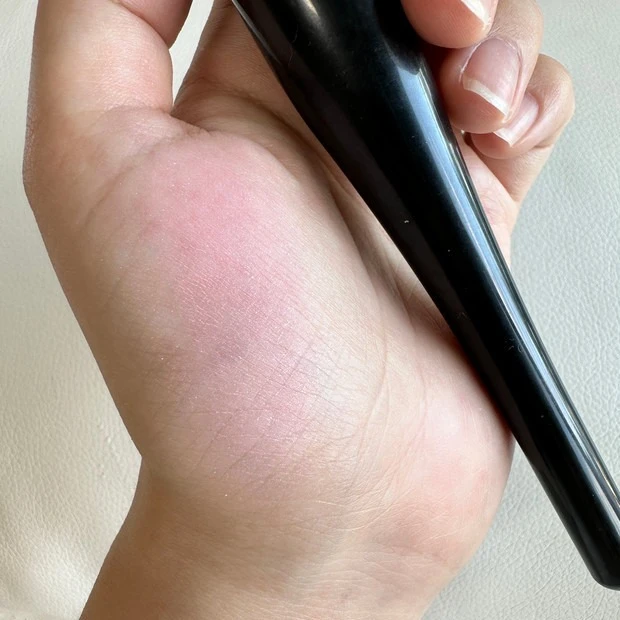 もえもえさん「ディオールスキン ルージュ ブラッシュ」212 チュチュ ホログラフィックのレビュー②