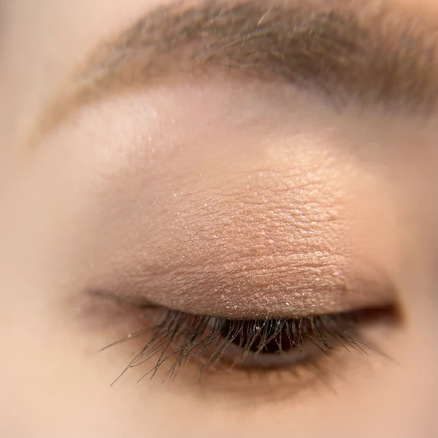 ベターミーアイパレット13 目元スウォッチ