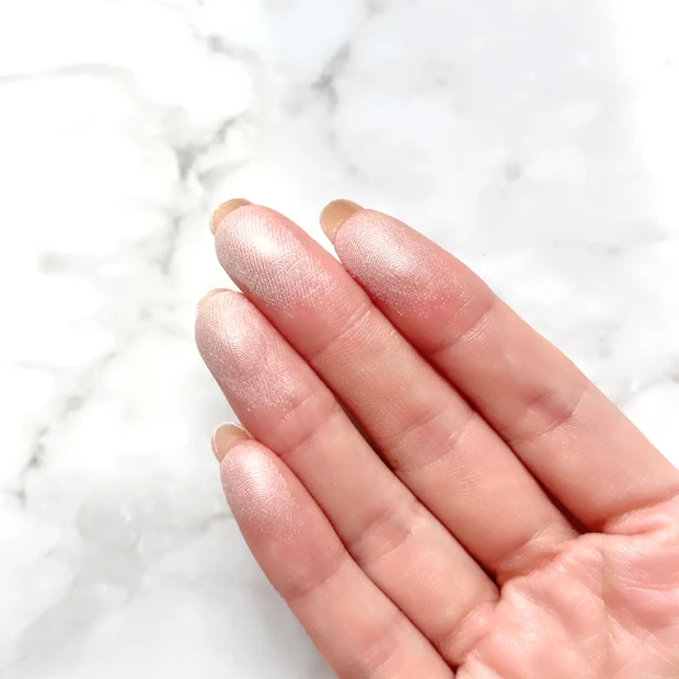 SHISEIDO エッセンス スキンセッティング パウダー 01 Hydrating GLOW パウダーの質感