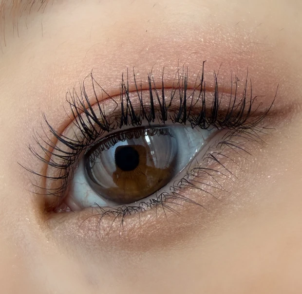 【デジャヴュ7年ぶりの新作マスカラ】「フォルミングラッシュ プレミアム」で先細り"美フォルムまつ毛"に!_4