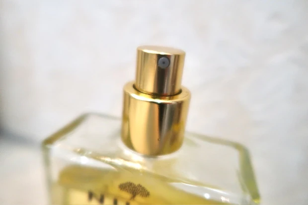 NUXE  プロディジュー オイルのスプレー部アップ