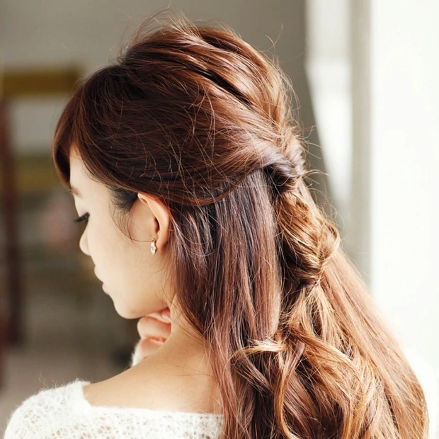 純真テイストのGUニット♡ 2段階くるりんぱで作るリッチなハーフアップが…