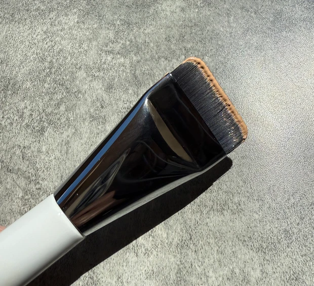  【神崎恵さん愛用】WAKEMAKEスパチュラワイドファンデーションブラシでプロ級肌づくり
_4