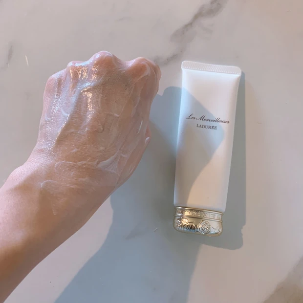 レ・メルヴェイユーズ ラデュレ  ローズ エッセンス デイクリーム