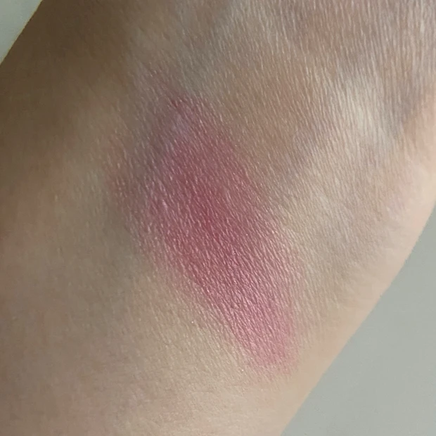 可愛すぎるRMKの新作チーク【ピュア コンプレクション ブラッシュ 03 ラベンダー レース】をスウォッチ!_4_1