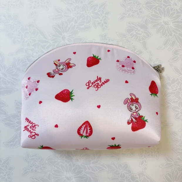 メゾピアノのポーチ