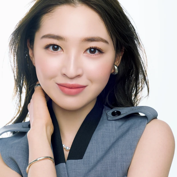 「幼い丸み頬」タイプのチークの入れ方HOW TO！ おすすめコスメ＆ブラシも紹介